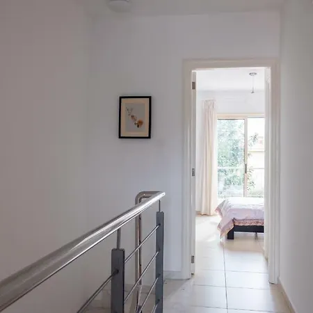 Elysia Park Modern Townhouse * Pafos