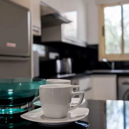 Elysia Park Modern Townhouse Holiday home