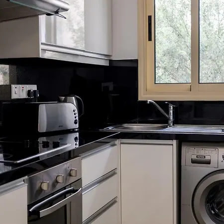 Elysia Park Modern Townhouse Holiday home *