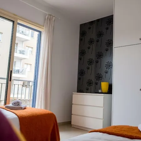 Elysia Park Modern Townhouse 度假居 Paphos